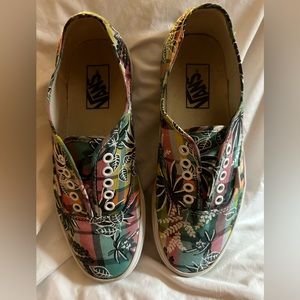 GUC Vans tennis shoes.  Size Men 8/Women 9.5.